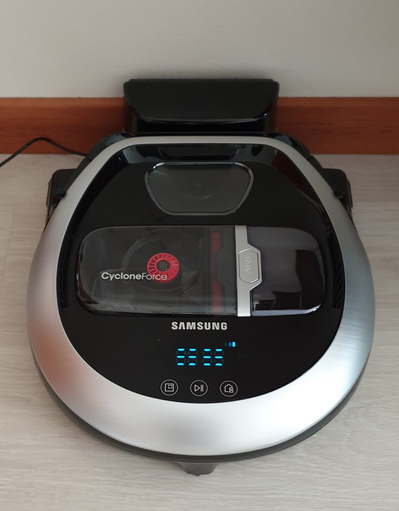 Samsung PowerBot Precision VR7200 con base di ricarica