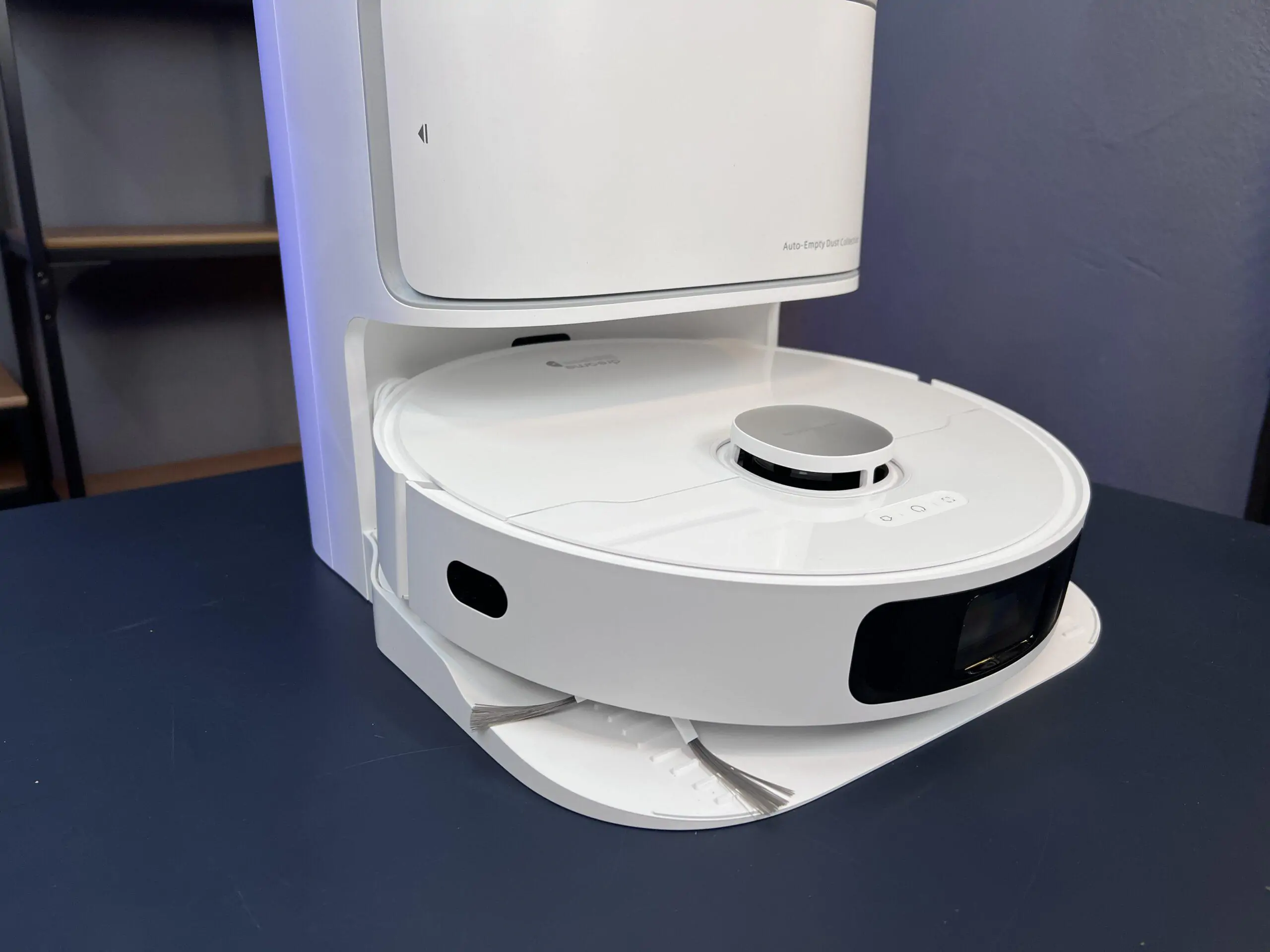 Recensione Dreame L10 Ultra - robot aspirapolvere - ricarica