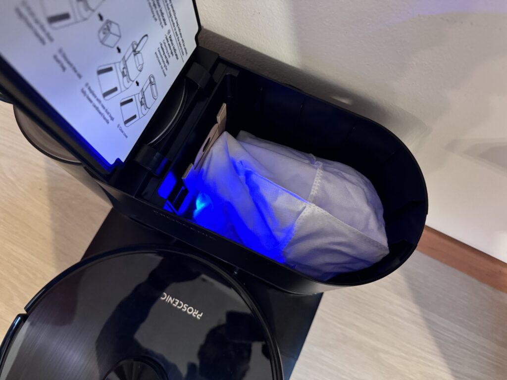 Recensione robot lavapavimenti Proscenic M9 - luce uv