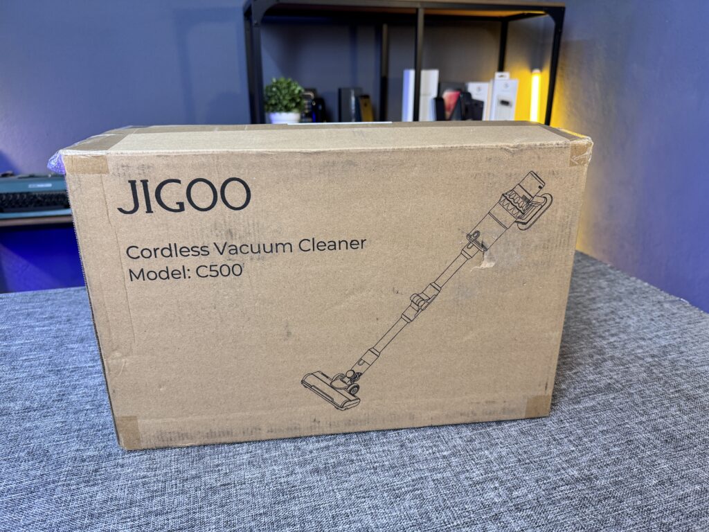 Recensione aspirapolvere Jigoo C500 - scatola