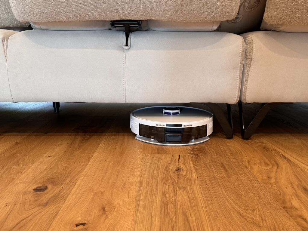 Narwal Freo S pulisce sotto i mobili