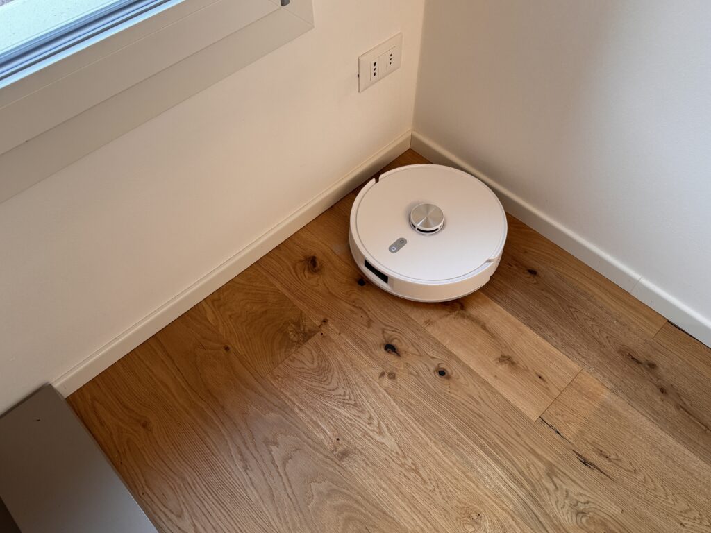 Narwal Freo S pulizia degli angoli