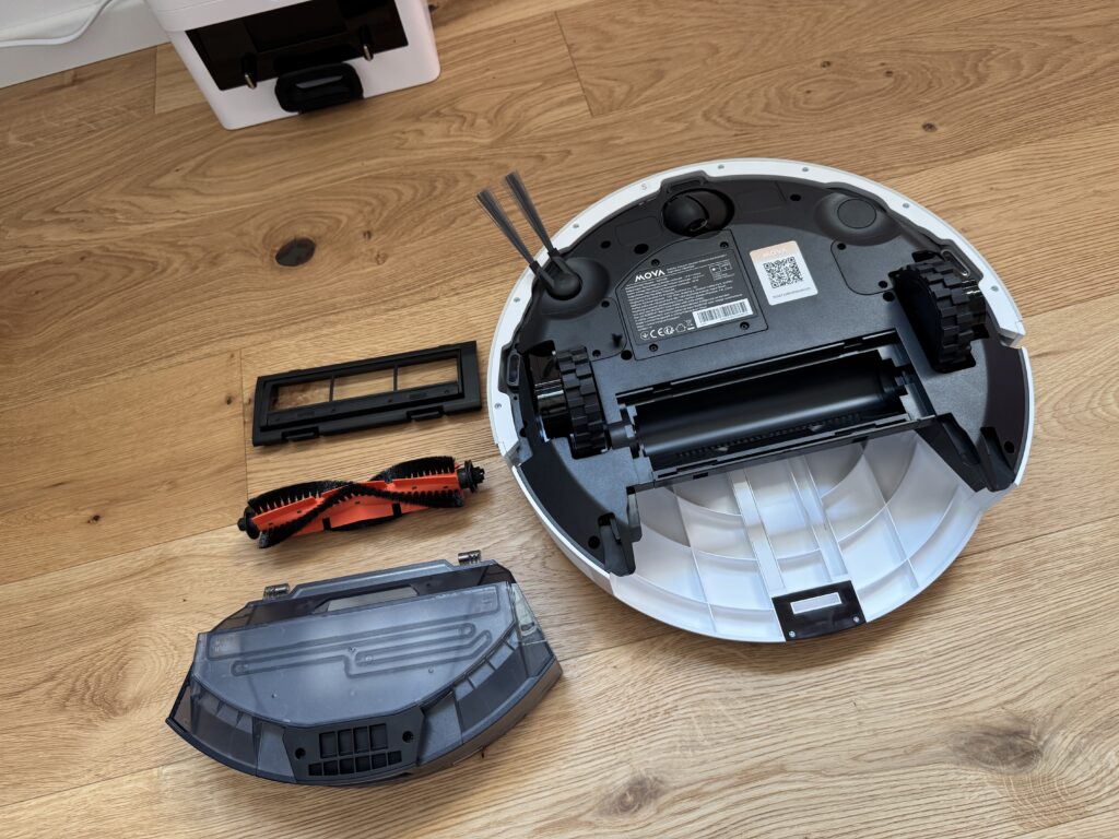 Mova E20S Pro Plus interno del robot con i vari componenti