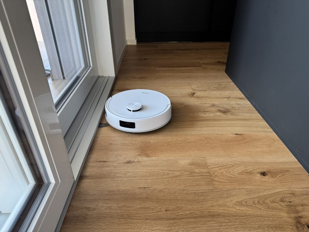 Mova E20S Pro Plus pulizia lungo i bordi