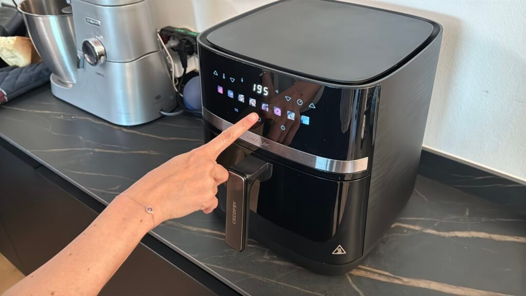 Cecotec Cecofry&Grill DuoHeat 8000 schermo touch
