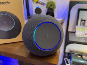 recensione amazon echo studio 2026 - anello colorato e tasti